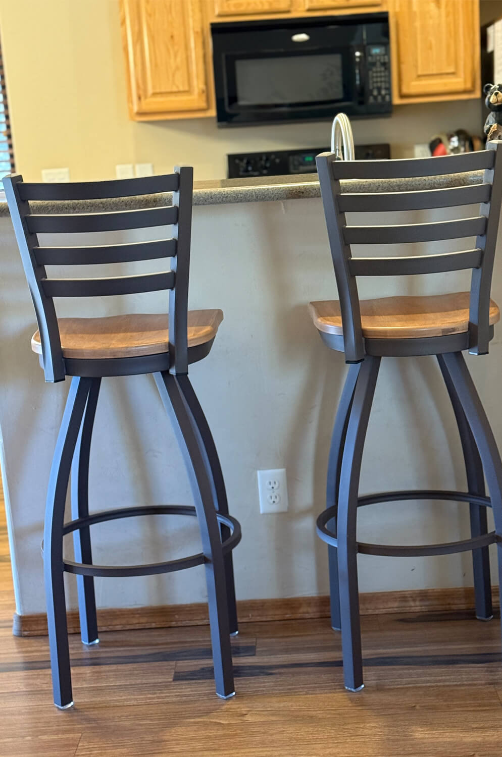 Holland 410 Jackie 2 – 25" Swivel Counter Stool | Black Frame + Vinyl